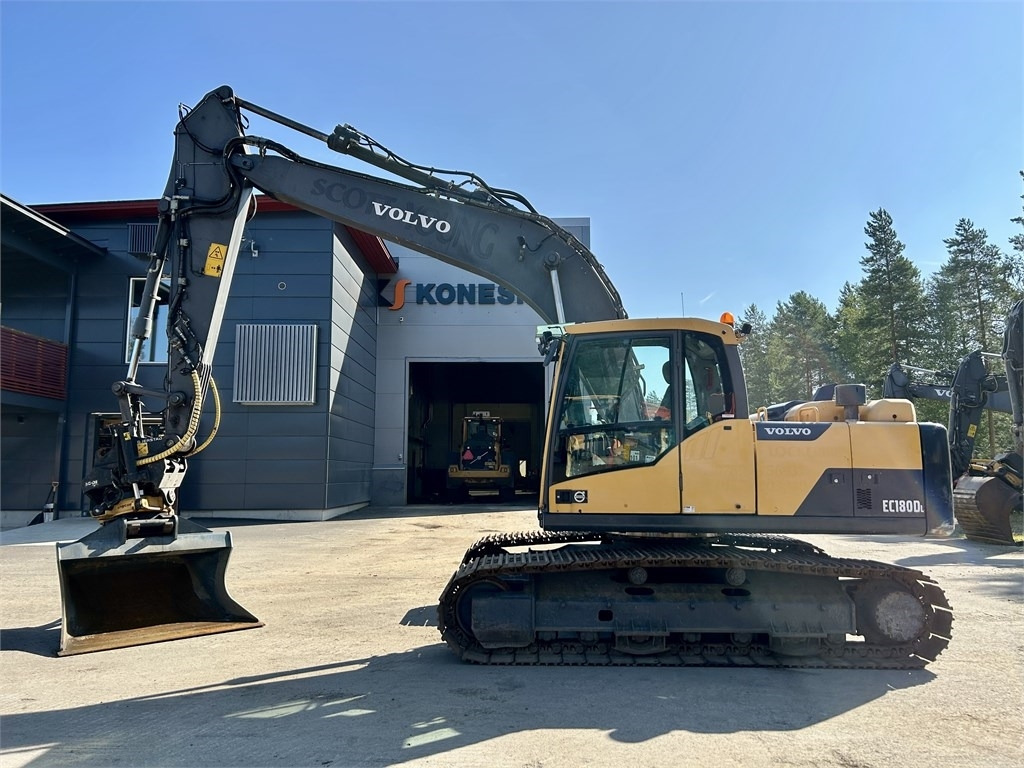 Volvo EC180DL PYÖRITTÄJÄLLÄ - Lintekskavaator: pilt 1 Volvo EC180DL PYÖRITTÄJÄLLÄ - Lintekskavaator: pilt 1