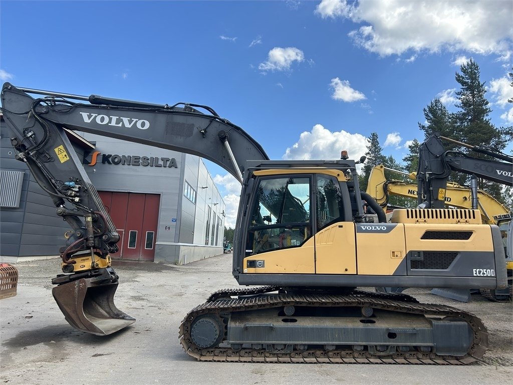 Volvo EC250DNL PYÖRITTÄJÄLLÄ - Lintekskavaator: pilt 1 Volvo EC250DNL PYÖRITTÄJÄLLÄ - Lintekskavaator: pilt 1