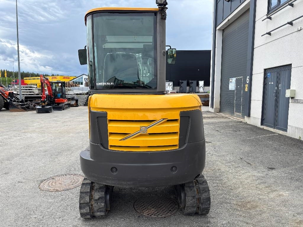 Volvo EC27C PYÖRITTÄJÄLLÄ - Miniekskavaator: pilt 3 Volvo EC27C PYÖRITTÄJÄLLÄ - Miniekskavaator: pilt 3