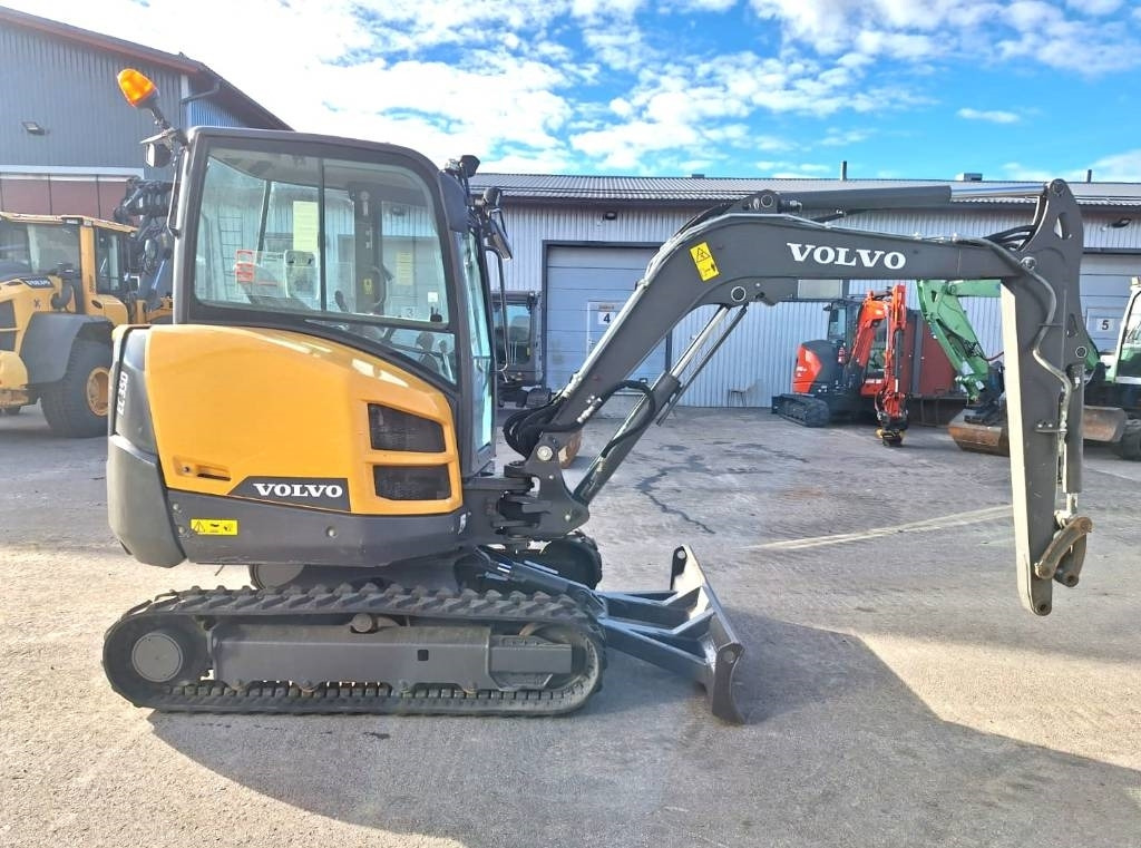 Volvo EC35D HIENO KUNTO - Miniekskavaator: pilt 5 Volvo EC35D HIENO KUNTO - Miniekskavaator: pilt 5