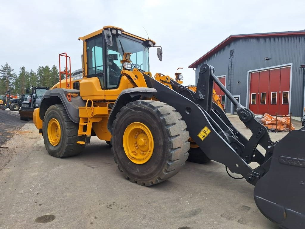 Volvo L110H MYYTY! SOLD! LONG BOOM, VAAKA, YM - Rataslaadur: pilt 5 Volvo L110H MYYTY! SOLD! LONG BOOM, VAAKA, YM - Rataslaadur: pilt 5