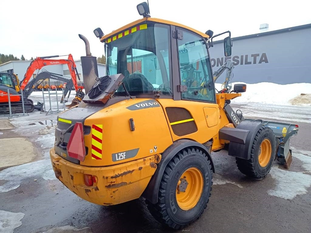 Volvo MYYTY! SOLD! L25F RASVARI, AURA - Rataslaadur: pilt 3 Volvo MYYTY! SOLD! L25F RASVARI, AURA - Rataslaadur: pilt 3
