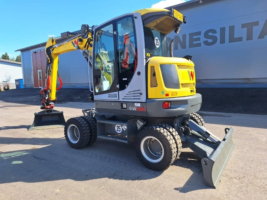Wacker EW65 PYÖRITTÄJÄLLÄ - Ratastel ekskavaator: pilt 2 Wacker EW65 PYÖRITTÄJÄLLÄ - Ratastel ekskavaator: pilt 2
