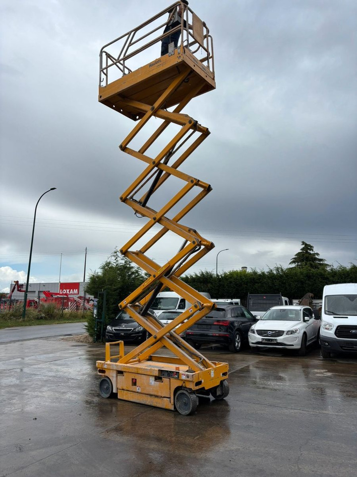 Haulotte Compact 12. 1060h. - Veoautolt tõusev platvorm: pilt 1 Haulotte Compact 12. 1060h. - Veoautolt tõusev platvorm: pilt 1