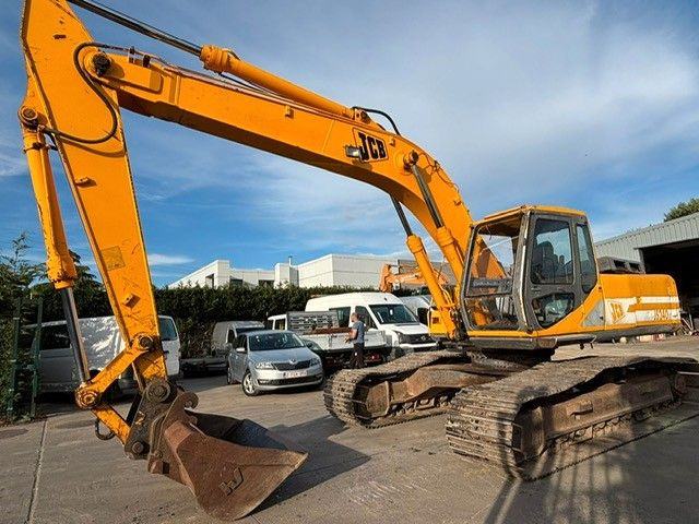 JCB JS 240. 6Zyl ISUZU. - Lintekskavaator: pilt 2 JCB JS 240. 6Zyl ISUZU. - Lintekskavaator: pilt 2