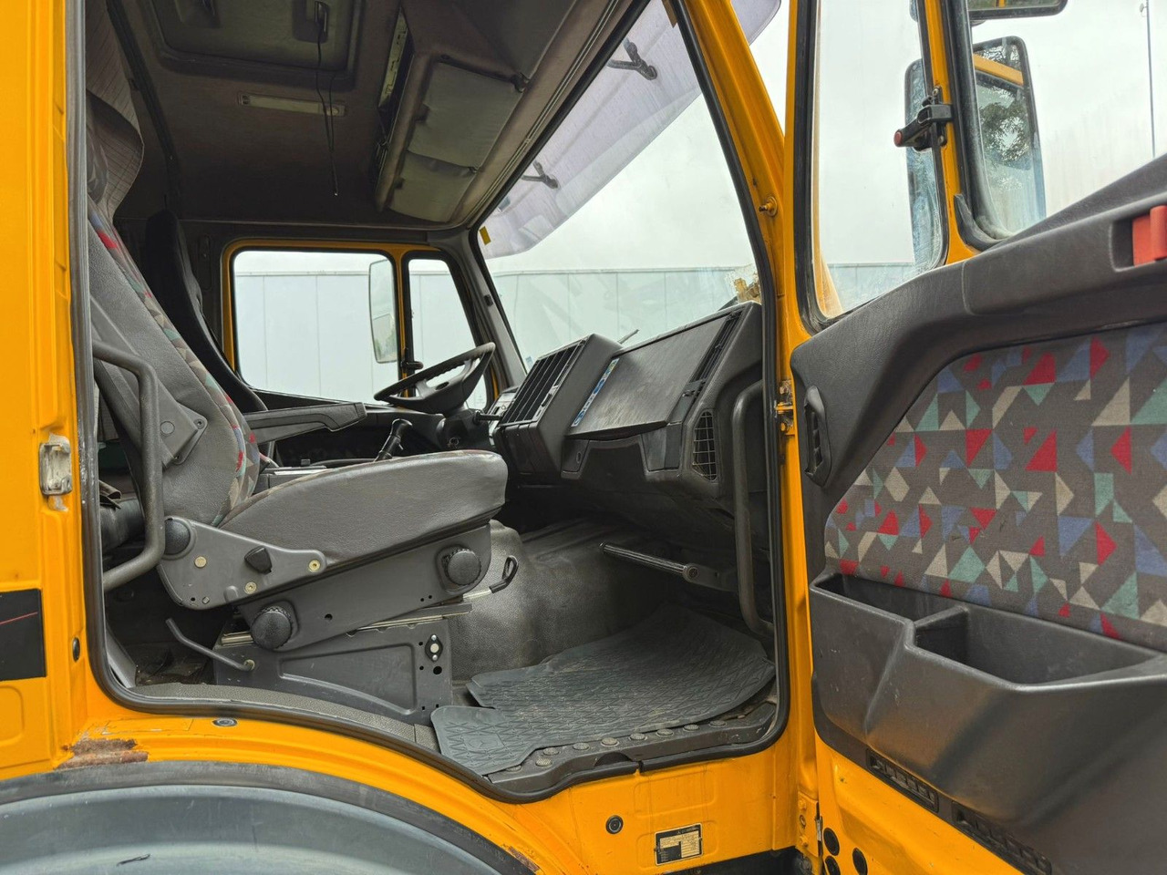 Kraanaga veoauto Mercedes-Benz 1827. Kran Palfinger PK13000.: pilt 17
