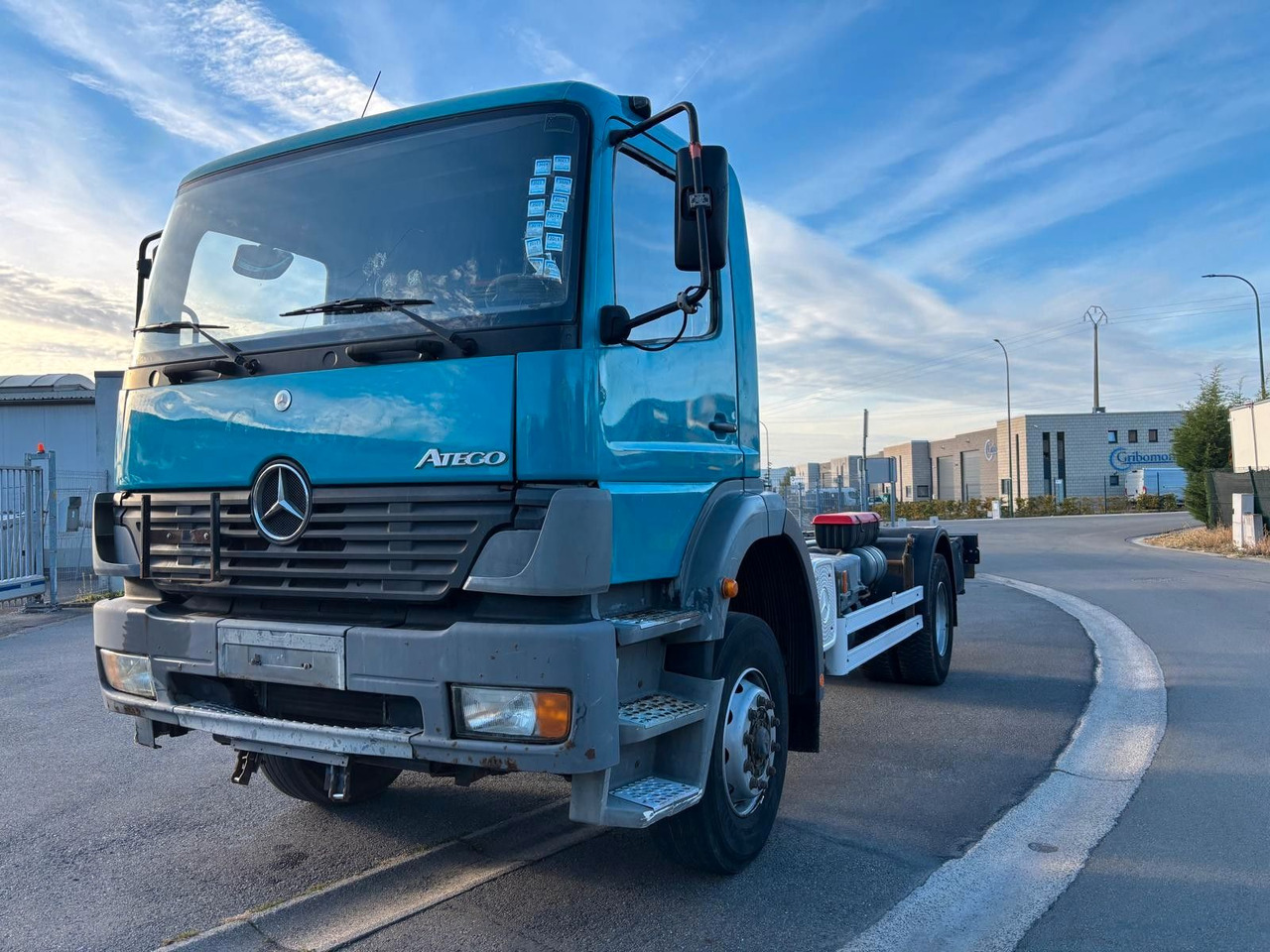 Mercedes-Benz Atego 1823. 6 Zylinder. - Kabiinišassiiga veoauto: pilt 1 Mercedes-Benz Atego 1823. 6 Zylinder. - Kabiinišassiiga veoauto: pilt 1