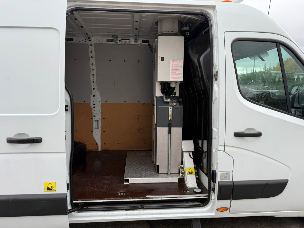 Renault Master. France Elévateur 12m. Klima. Kamera. - Veoautolt tõusev platvorm: pilt 5 Renault Master. France Elévateur 12m. Klima. Kamera. - Veoautolt tõusev platvorm: pilt 5