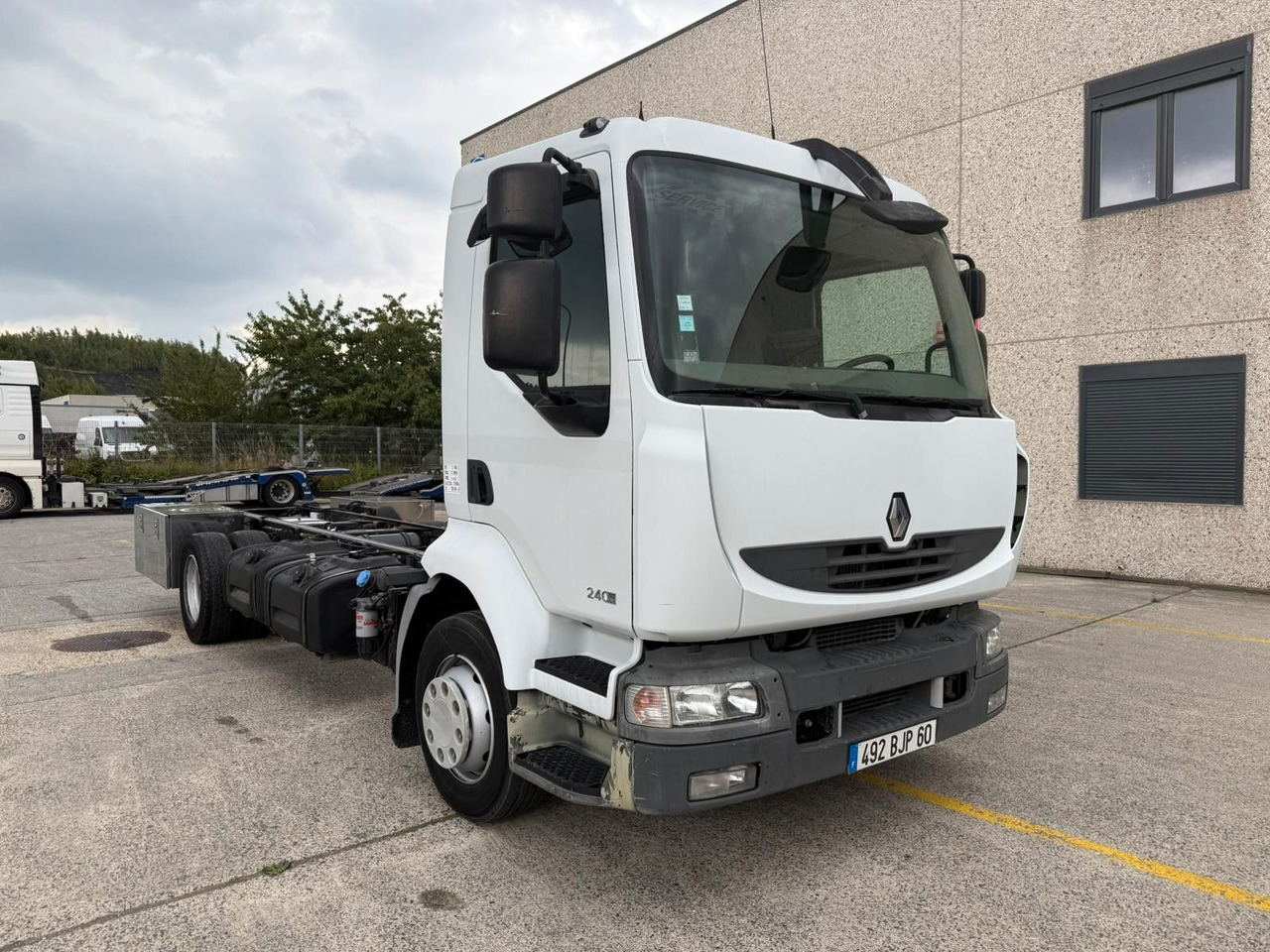 Renault Midlum 240dXi. Klima. 225.000km. - Kabiinišassiiga veoauto: pilt 2 Renault Midlum 240dXi. Klima. 225.000km. - Kabiinišassiiga veoauto: pilt 2