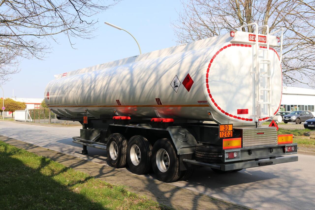 Sievering 45000 LITRES ADR SEMI REMORQUE CITERNE DE CARBURANT - Tsistern poolhaagis: pilt 4 Sievering 45000 LITRES ADR SEMI REMORQUE CITERNE DE CARBURANT - Tsistern poolhaagis: pilt 4