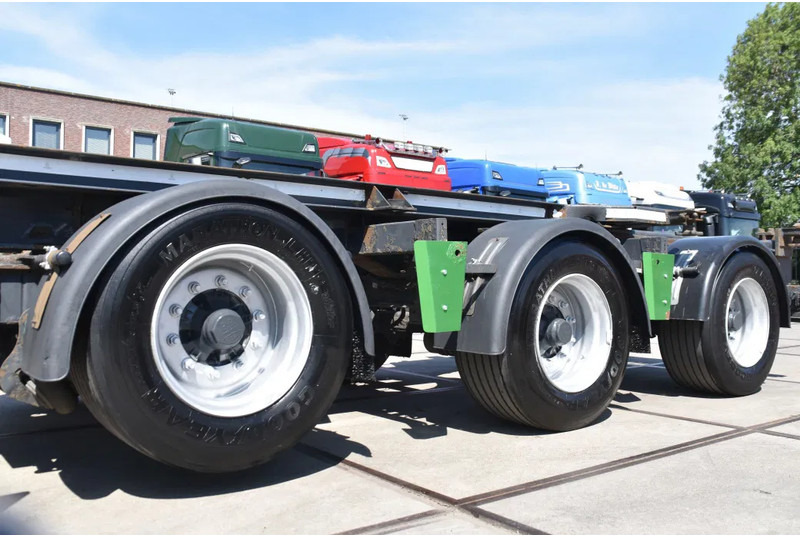 Renders ROC 16.30 - X-STEERING - LIFT AXLE - BPW AXLES - DISC BRAKES - EXTENDABLE - - Konteinerveduk/ Tõstukiga poolhaagis: pilt 3 Renders ROC 16.30 - X-STEERING - LIFT AXLE - BPW AXLES - DISC BRAKES - EXTENDABLE - - Konteinerveduk/ Tõstukiga poolhaagis: pilt 3