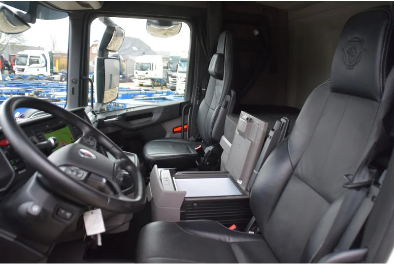 Scania R 460 NGS 6x4NB - SUPER - FULL AIR - RETARDER - 96 TKM - PARK. AIRCO - HYDRAULIC SYSTEM - LED - LEATHER SEATS - EXCELLENT CONDIT - Sadulveok: pilt 5 Scania R 460 NGS 6x4NB - SUPER - FULL AIR - RETARDER - 96 TKM - PARK. AIRCO - HYDRAULIC SYSTEM - LED - LEATHER SEATS - EXCELLENT CONDIT - Sadulveok: pilt 5