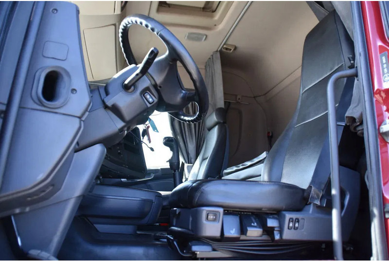 Scania R420 HL 6x2/4 - ADR FL - MANUAL - EURO 5 - 698 TKM - HYDRAULIC SYSTEM - LEATHER SEATS - XENON - - Sadulveok: pilt 4 Scania R420 HL 6x2/4 - ADR FL - MANUAL - EURO 5 - 698 TKM - HYDRAULIC SYSTEM - LEATHER SEATS - XENON - - Sadulveok: pilt 4