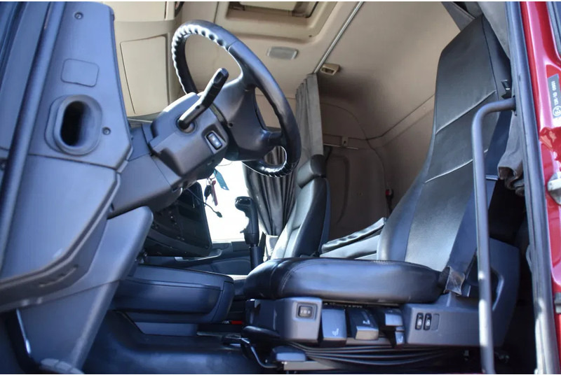 Scania R420 HL 6x2/4 - ADR FL - MANUAL - EURO 5 - 698 TKM - HYDRAULIC SYSTEM - LEATHER SEATS - XENON - - Sadulveok: pilt 4 Scania R420 HL 6x2/4 - ADR FL - MANUAL - EURO 5 - 698 TKM - HYDRAULIC SYSTEM - LEATHER SEATS - XENON - - Sadulveok: pilt 4
