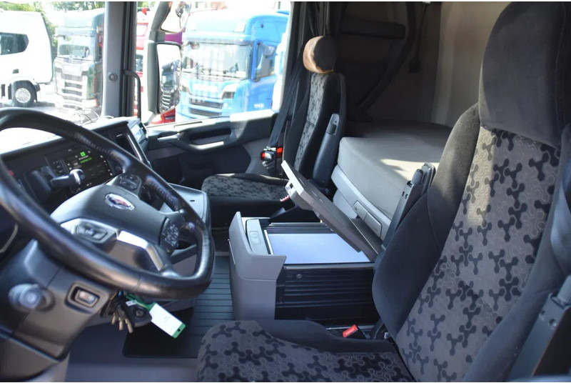Scania R520 V8 NGS 4x2 - RETARDER - 504 TKM - PARK. AIRCO - ACC - NAVI - 2 x FUEL TANKS - LED LIGHTS - - Sadulveok: pilt 5 Scania R520 V8 NGS 4x2 - RETARDER - 504 TKM - PARK. AIRCO - ACC - NAVI - 2 x FUEL TANKS - LED LIGHTS - - Sadulveok: pilt 5
