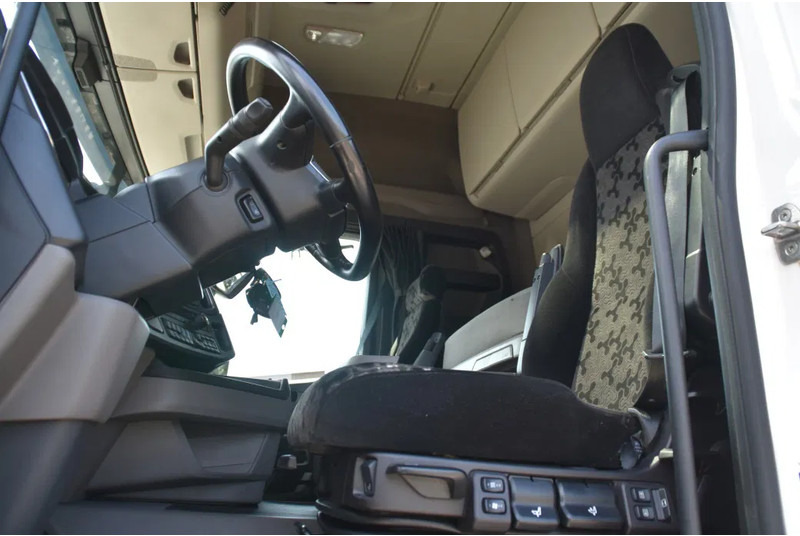 Scania R520 V8 NGS 4x2 - RETARDER - 523 TKM - PARK. AIRCO - ACC - NAVI - 2 x FUEL TANKS - LED LIGHTS - - Sadulveok: pilt 4 Scania R520 V8 NGS 4x2 - RETARDER - 523 TKM - PARK. AIRCO - ACC - NAVI - 2 x FUEL TANKS - LED LIGHTS - - Sadulveok: pilt 4