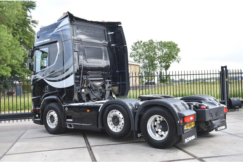 Scania R520 V8 NGS 6x2/4 - 701 TKM - NAVI - LEATHER SEATS - ALCOA'S - LED LIGHTS - TOP CONDITION - - Sadulveok: pilt 3 Scania R520 V8 NGS 6x2/4 - 701 TKM - NAVI - LEATHER SEATS - ALCOA'S - LED LIGHTS - TOP CONDITION - - Sadulveok: pilt 3