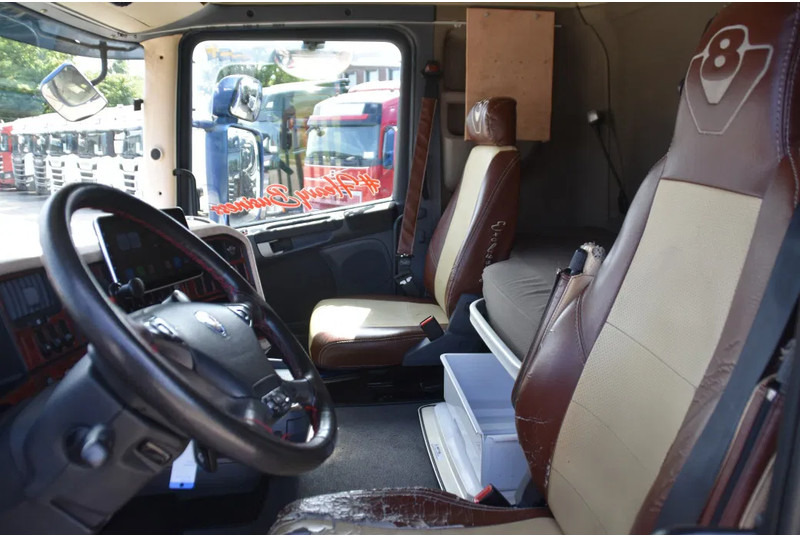 Scania R520 V8 TL 6x2/4MNB - RETARDER - FULL AIR - PARK. AIRCO - 2 x FUEL TANKS - ALCOA DURA BRIGHT - GOOD CONDITION - - Sadulveok: pilt 4 Scania R520 V8 TL 6x2/4MNB - RETARDER - FULL AIR - PARK. AIRCO - 2 x FUEL TANKS - ALCOA DURA BRIGHT - GOOD CONDITION - - Sadulveok: pilt 4