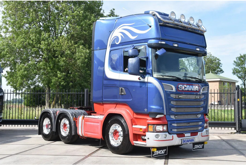 Scania R520 V8 TL 6x2/4MNB - RETARDER - FULL AIR - PARK. AIRCO - 2 x FUEL TANKS - ALCOA DURA BRIGHT - GOOD CONDITION - - Sadulveok: pilt 1 Scania R520 V8 TL 6x2/4MNB - RETARDER - FULL AIR - PARK. AIRCO - 2 x FUEL TANKS - ALCOA DURA BRIGHT - GOOD CONDITION - - Sadulveok: pilt 1