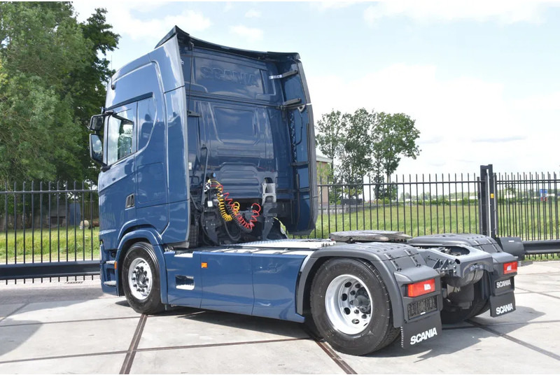 Scania S450 NGS 4x2NB - FULL AIR - RETARDER - ACC - PARK. AIRCO - 2 x FUEL TANKS - TOP CONDITION - - Sadulveok: pilt 3 Scania S450 NGS 4x2NB - FULL AIR - RETARDER - ACC - PARK. AIRCO - 2 x FUEL TANKS - TOP CONDITION - - Sadulveok: pilt 3