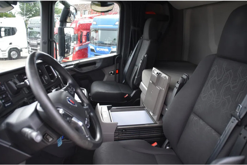 Scania S520 V8 NGS 6x2/4NB - RETARDER - FULL AIR - PARK. AIRCO - ACC - 2 x FUEL TANKS - LED LIGHTS - TOP CONDITION - - Sadulveok: pilt 5 Scania S520 V8 NGS 6x2/4NB - RETARDER - FULL AIR - PARK. AIRCO - ACC - 2 x FUEL TANKS - LED LIGHTS - TOP CONDITION - - Sadulveok: pilt 5