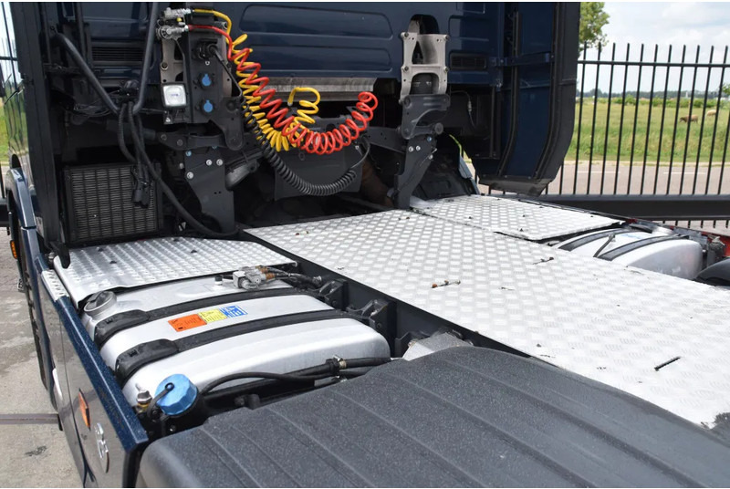 Scania S520 V8 NGS 6x2/4NB - RETARDER - FULL AIR - PARK. AIRCO - ACC - 2 x FUEL TANKS - LED LIGHTS - TOP CONDITION - - Sadulveok: pilt 4 Scania S520 V8 NGS 6x2/4NB - RETARDER - FULL AIR - PARK. AIRCO - ACC - 2 x FUEL TANKS - LED LIGHTS - TOP CONDITION - - Sadulveok: pilt 4