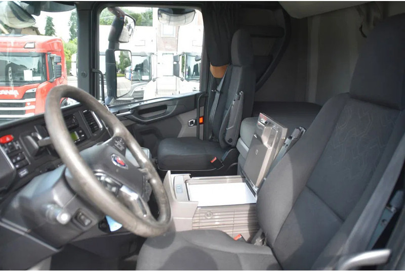 Scania S520 V8 NGS 6x2*4NB - THERMO KING - RETARDER - FULL AIR - WHEELBASE: 515 CM - LED LIGHTS - TOP CONDITION - - Külmutiga veoauto: pilt 4 Scania S520 V8 NGS 6x2*4NB - THERMO KING - RETARDER - FULL AIR - WHEELBASE: 515 CM - LED LIGHTS - TOP CONDITION - - Külmutiga veoauto: pilt 4