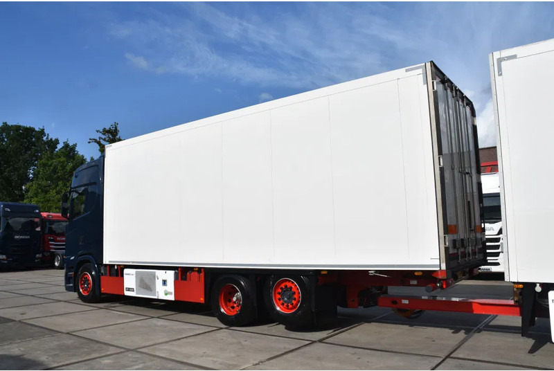 Scania S520 V8 NGS 6x2*4NB - THERMO KING - RETARDER - FULL AIR - WHEELBASE: 515 CM - LED LIGHTS - TOP CONDITION - - Külmutiga veoauto: pilt 3 Scania S520 V8 NGS 6x2*4NB - THERMO KING - RETARDER - FULL AIR - WHEELBASE: 515 CM - LED LIGHTS - TOP CONDITION - - Külmutiga veoauto: pilt 3