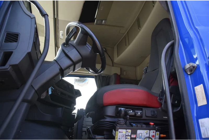 Volvo FH 460 6x2*4 - PALFINGER HOOKLIFT - 841 TKM - PARK. AIRCO - WHEELBASE: 480 CM - PTO - TOP CONDITION - - Konkstõstukiga veoauto: pilt 4 Volvo FH 460 6x2*4 - PALFINGER HOOKLIFT - 841 TKM - PARK. AIRCO - WHEELBASE: 480 CM - PTO - TOP CONDITION - - Konkstõstukiga veoauto: pilt 4