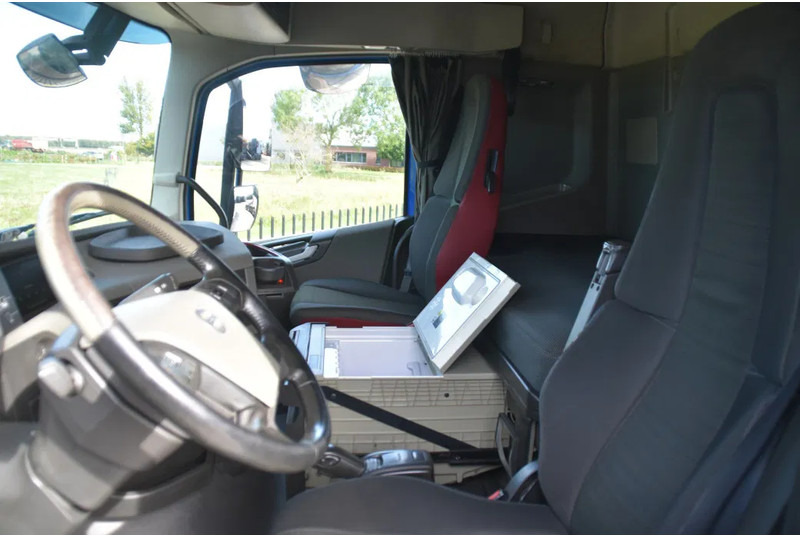 Volvo FH 460 6x2*4 - PALFINGER HOOKLIFT - 841 TKM - PARK. AIRCO - WHEELBASE: 480 CM - PTO - TOP CONDITION - - Konkstõstukiga veoauto: pilt 5 Volvo FH 460 6x2*4 - PALFINGER HOOKLIFT - 841 TKM - PARK. AIRCO - WHEELBASE: 480 CM - PTO - TOP CONDITION - - Konkstõstukiga veoauto: pilt 5