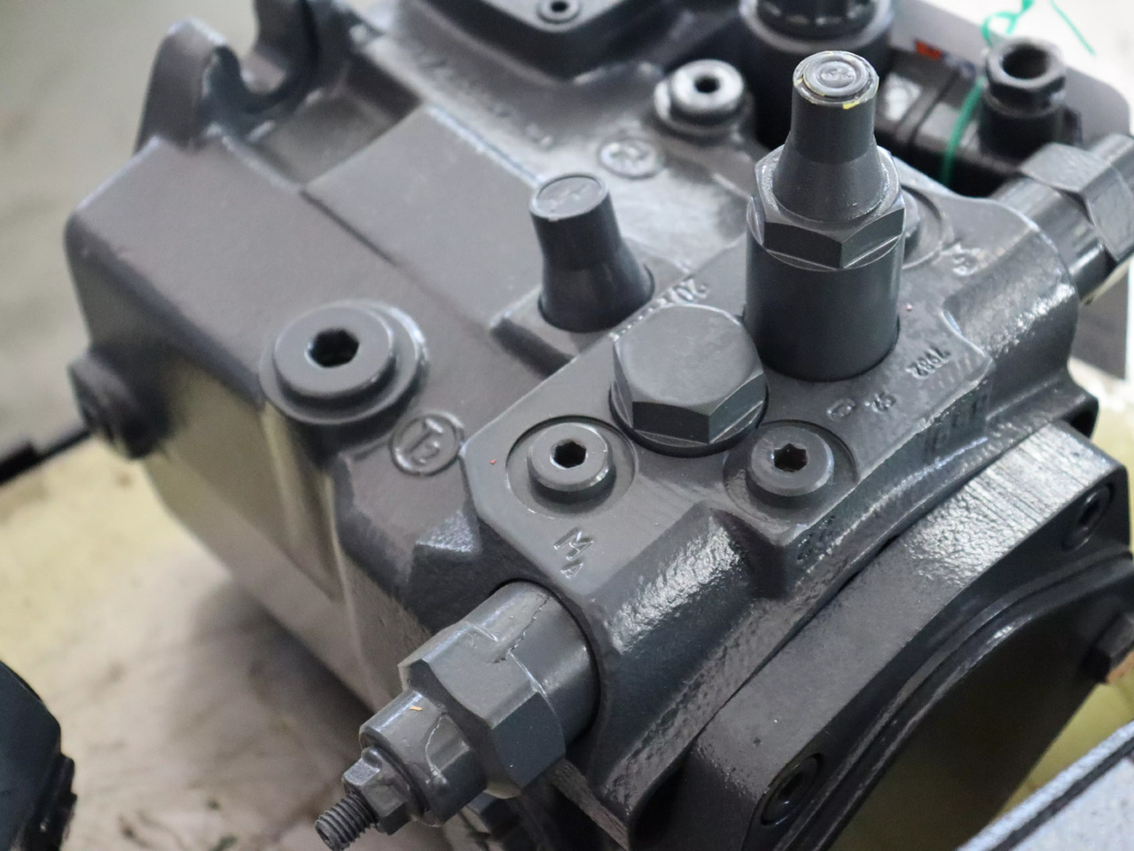REXROTH A10VG45DA1D2/10R-NSC10F015SH - Hüdrauliline pump - Materjali käitlemise seade: pilt 3 REXROTH A10VG45DA1D2/10R-NSC10F015SH - Hüdrauliline pump - Materjali käitlemise seade: pilt 3