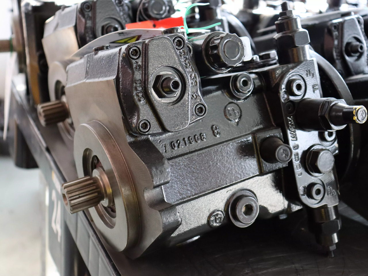 REXROTH A4VG40DA1D2/32R-NZC02F025SP-S - Hüdrauliline pump - Ehitusmasinad: pilt 1 REXROTH A4VG40DA1D2/32R-NZC02F025SP-S - Hüdrauliline pump - Ehitusmasinad: pilt 1