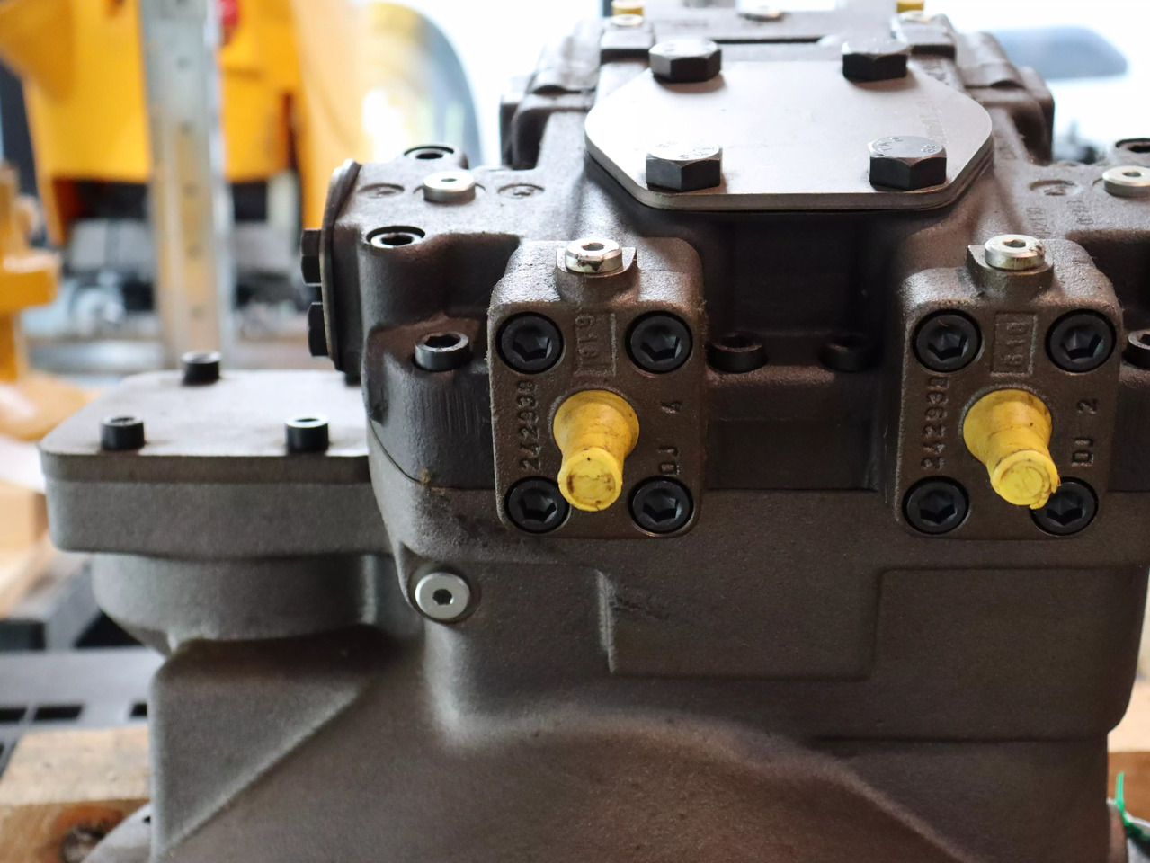 REXROTH A8VO107LA1KH1/63R1-NZG05F001 - Hüdrauliline pump - Materjali käitlemise seade: pilt 4 REXROTH A8VO107LA1KH1/63R1-NZG05F001 - Hüdrauliline pump - Materjali käitlemise seade: pilt 4