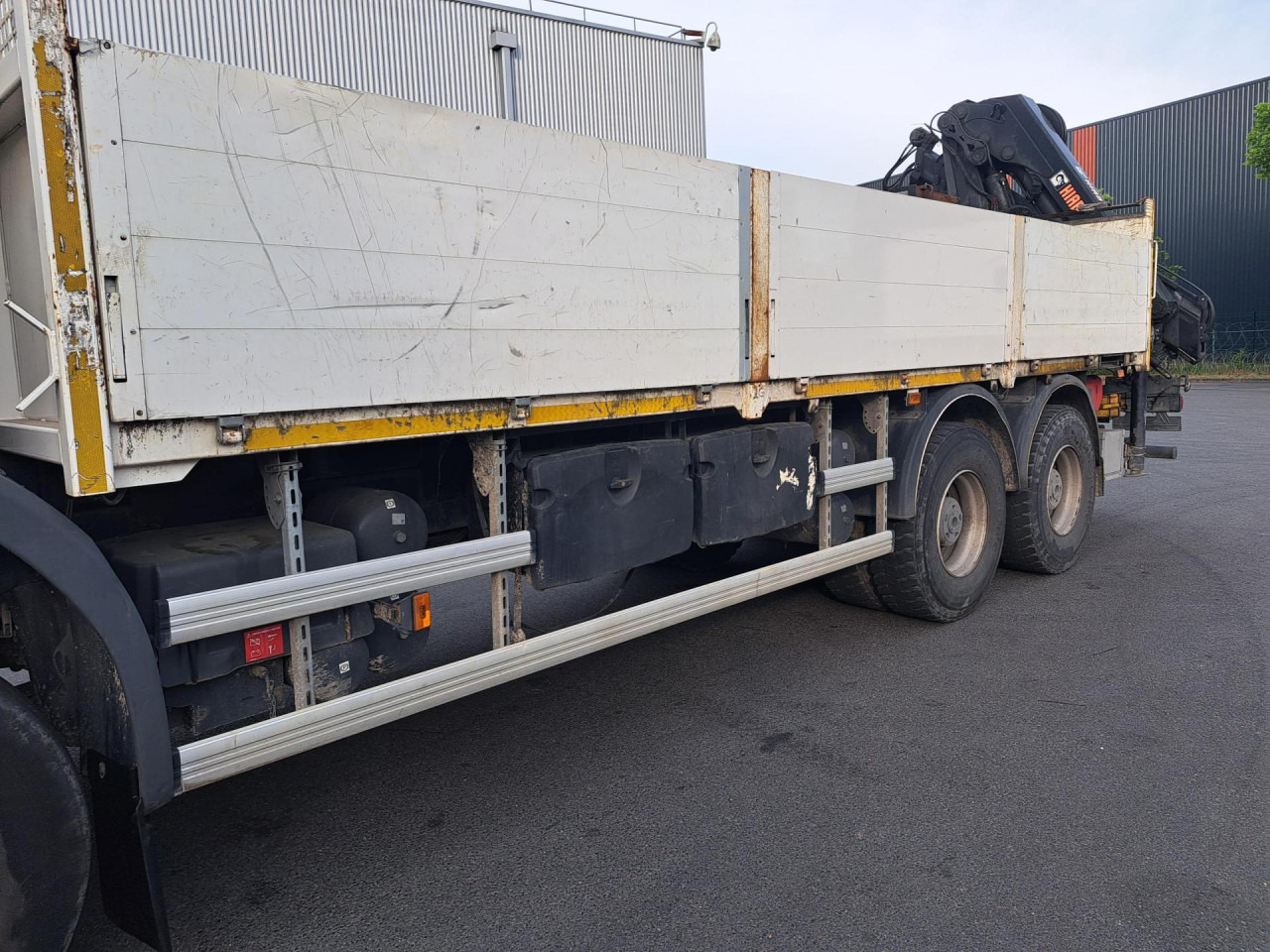 SCANIA SCANIA P 410 PLAT GRUE 18tm - Kabiinišassiiga veoauto: pilt 3 SCANIA SCANIA P 410 PLAT GRUE 18tm - Kabiinišassiiga veoauto: pilt 3