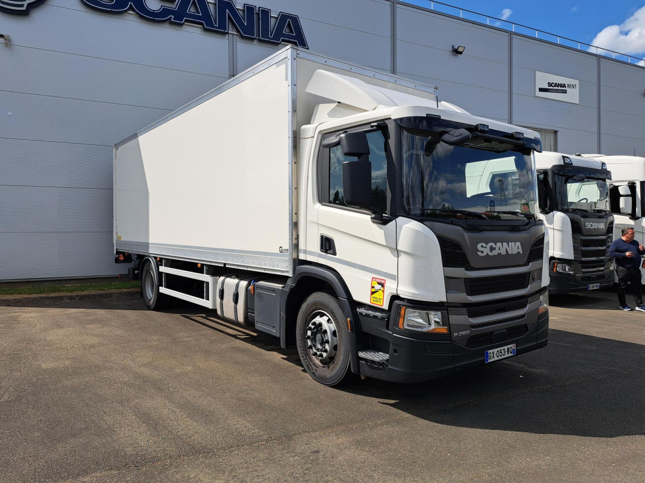 SCANIA SCANIA P280 4x2 Fourgon Hayon - Kabiinišassiiga veoauto: pilt 4 SCANIA SCANIA P280 4x2 Fourgon Hayon - Kabiinišassiiga veoauto: pilt 4