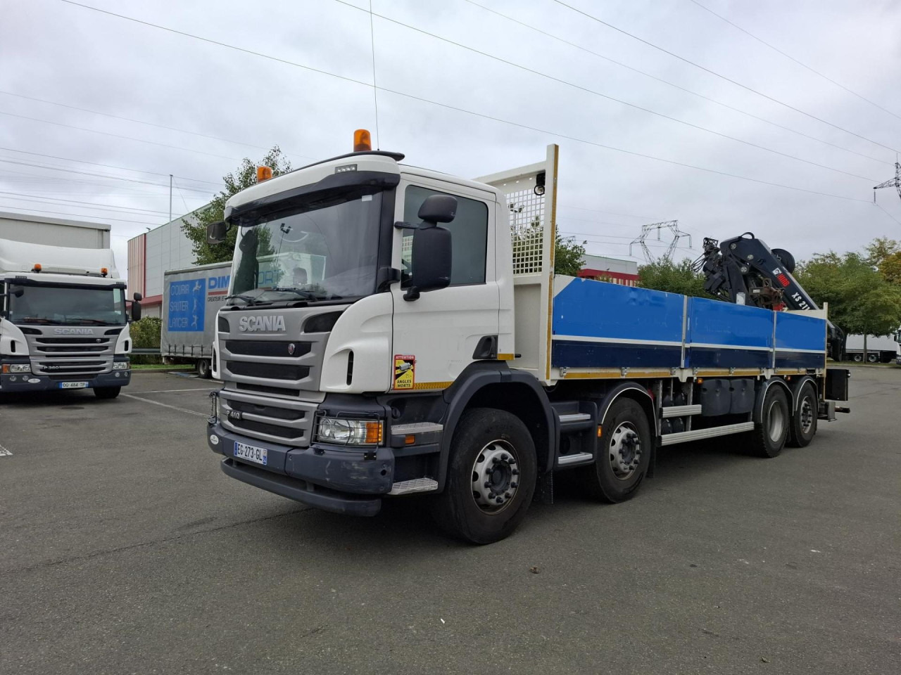 SCANIA SCANIA P41 8/2*6 Plat +Grue 21TM - Kabiinišassiiga veoauto: pilt 1 SCANIA SCANIA P41 8/2*6 Plat +Grue 21TM - Kabiinišassiiga veoauto: pilt 1