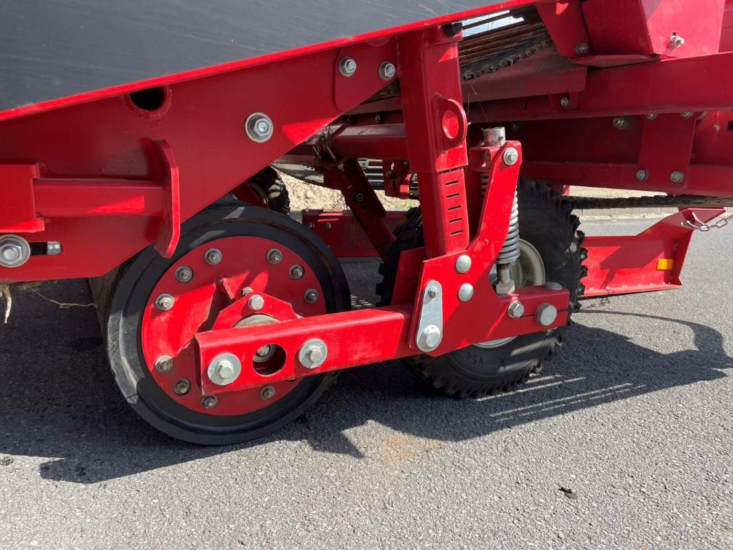 Grimme WV 205 - Viinamarjavõtumasin: pilt 2 Grimme WV 205 - Viinamarjavõtumasin: pilt 2