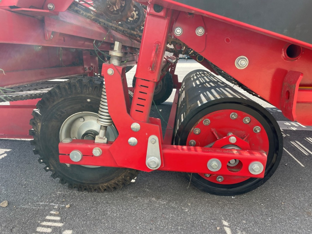 Grimme WV 205 - Viinamarjavõtumasin: pilt 3 Grimme WV 205 - Viinamarjavõtumasin: pilt 3