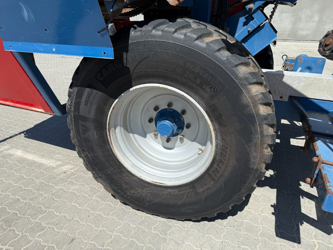 Viinamarjavõtumasin ASA-Lift T-130-B: pilt 6 Viinamarjavõtumasin ASA-Lift T-130-B: pilt 6