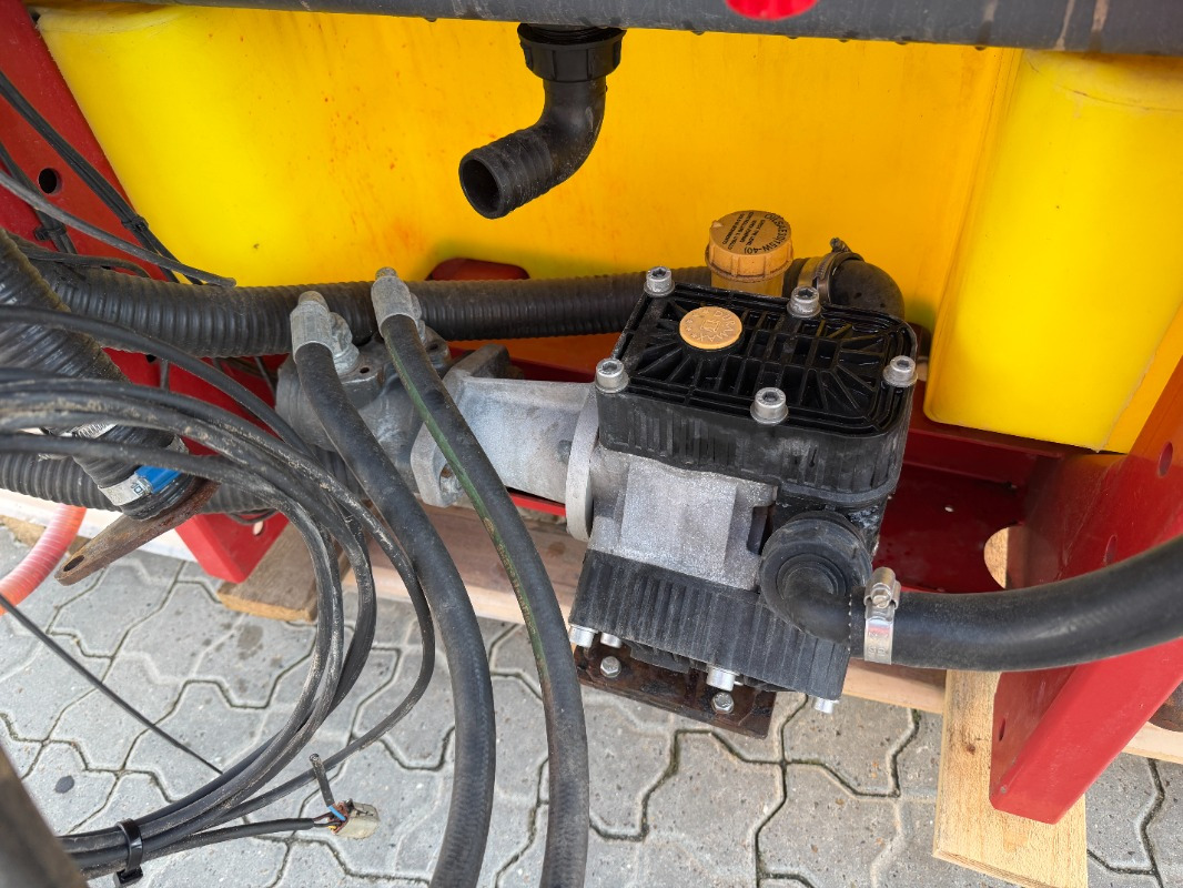 Tecnocar Tecnospra 1500 Fronttank - Saagikoristusmasin: pilt 4 Tecnocar Tecnospra 1500 Fronttank - Saagikoristusmasin: pilt 4