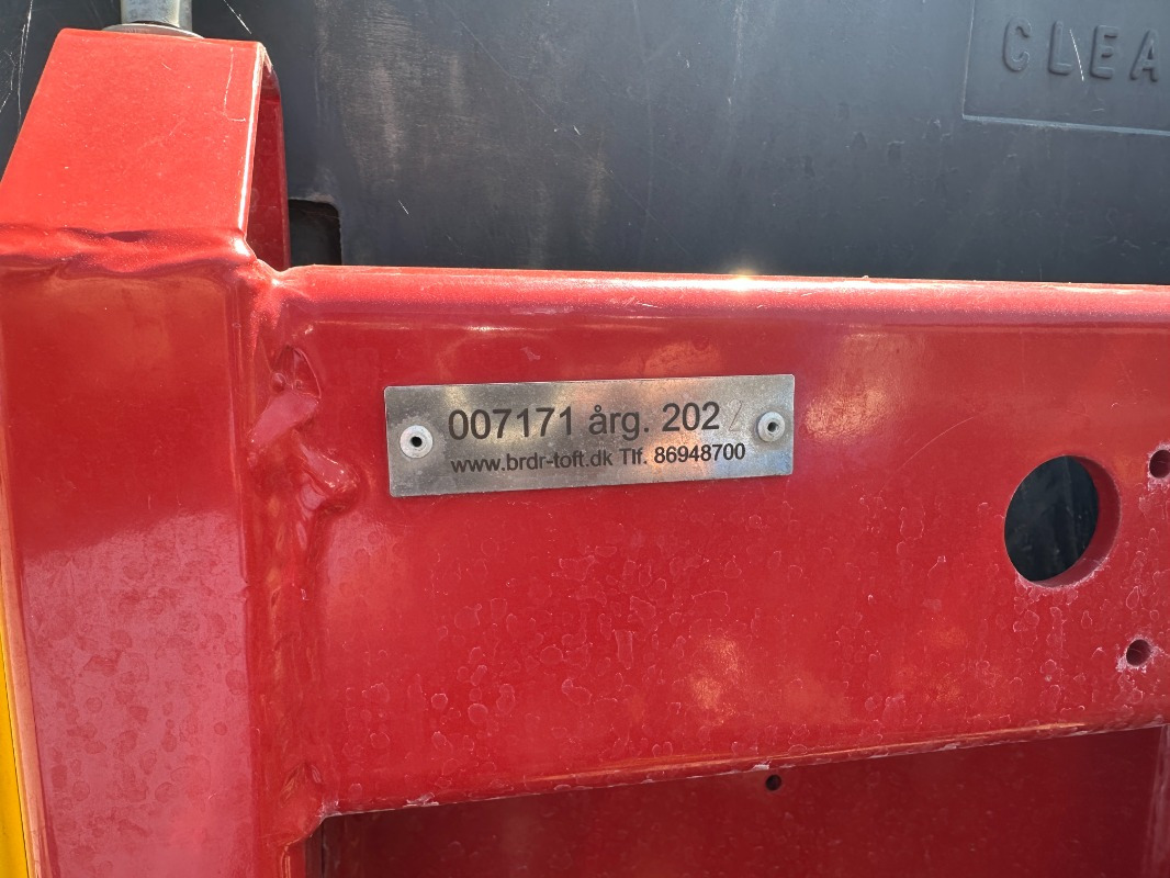 Tecnocar Tecnospra 1500 Fronttank - Saagikoristusmasin: pilt 2 Tecnocar Tecnospra 1500 Fronttank - Saagikoristusmasin: pilt 2