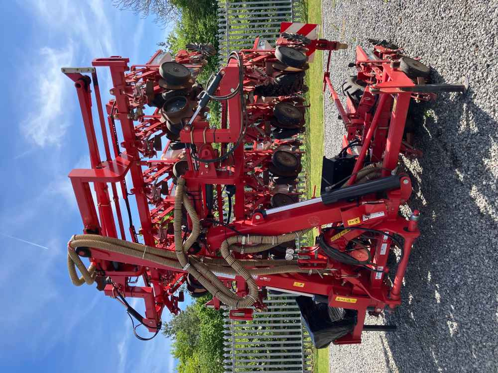 Kverneland Kverneland Monopill, 18 Row, Sugarbeet Drill - Külvimasin: pilt 1 Kverneland Kverneland Monopill, 18 Row, Sugarbeet Drill - Külvimasin: pilt 1