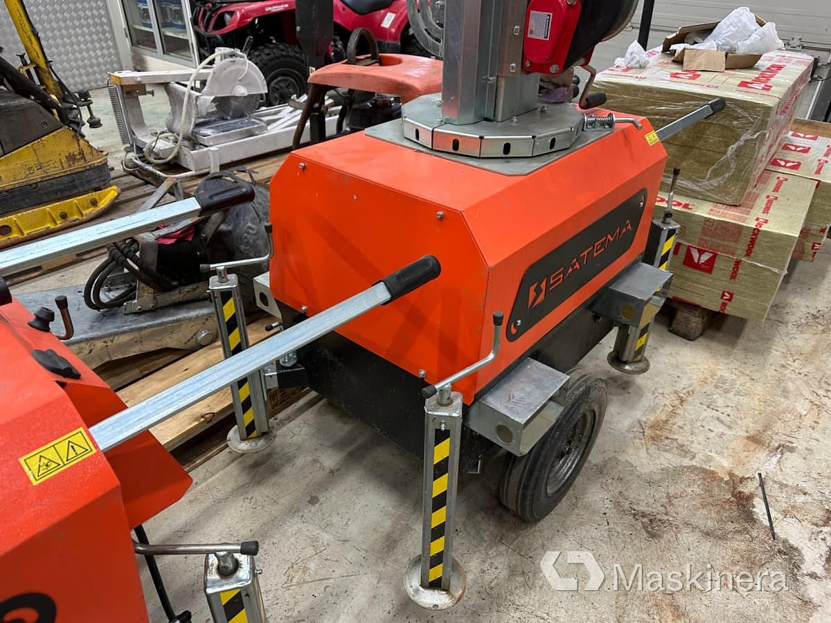 Belysningsmast Satema X-Chain 4x230 W - Valgustorn: pilt 2 Belysningsmast Satema X-Chain 4x230 W - Valgustorn: pilt 2