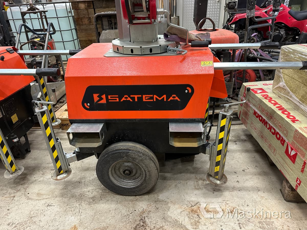 Belysningsmast Satema X-Chain 4x230 W - Valgustorn: pilt 3 Belysningsmast Satema X-Chain 4x230 W - Valgustorn: pilt 3