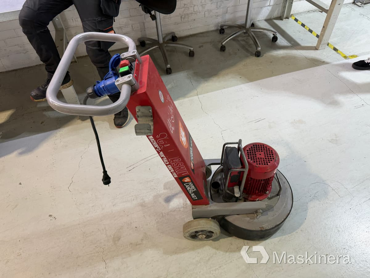 Betongslip Scanmaskin Scan Combiflex 450 - Ehitusseade: pilt 4 Betongslip Scanmaskin Scan Combiflex 450 - Ehitusseade: pilt 4