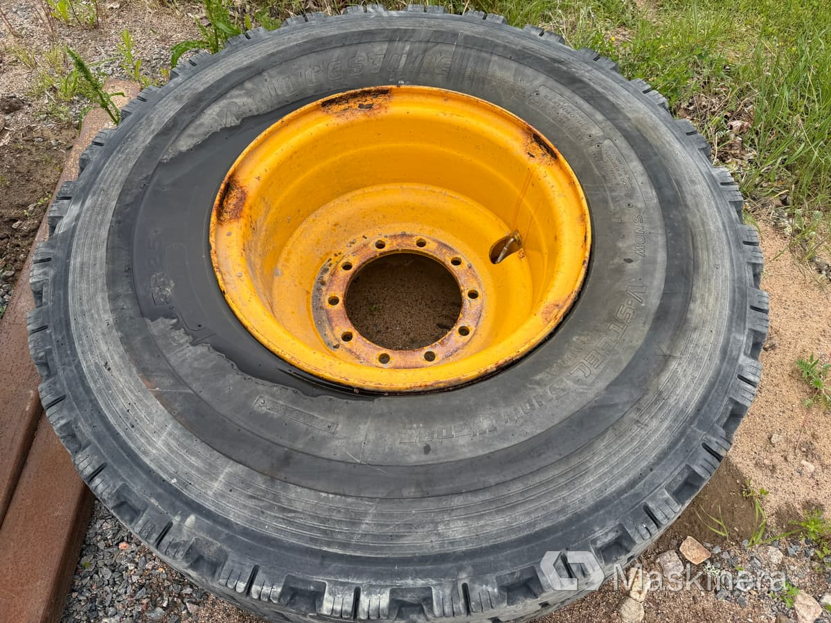 Bridgestone v steel snow 4 st entreprenad däck på fälg 20.5R25 - Komplektne ratas - Ehitusmasinad: pilt 3 Bridgestone v steel snow 4 st entreprenad däck på fälg 20.5R25 - Komplektne ratas - Ehitusmasinad: pilt 3
