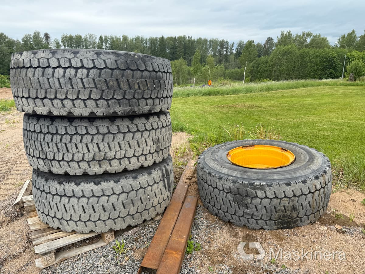 Bridgestone v steel snow 4 st entreprenad däck på fälg 20.5R25 - Komplektne ratas - Ehitusmasinad: pilt 2 Bridgestone v steel snow 4 st entreprenad däck på fälg 20.5R25 - Komplektne ratas - Ehitusmasinad: pilt 2