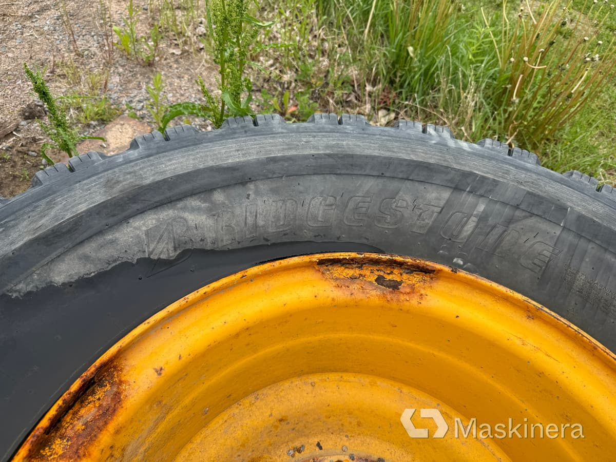 Bridgestone v steel snow 4 st entreprenad däck på fälg 20.5R25 - Komplektne ratas - Ehitusmasinad: pilt 5 Bridgestone v steel snow 4 st entreprenad däck på fälg 20.5R25 - Komplektne ratas - Ehitusmasinad: pilt 5