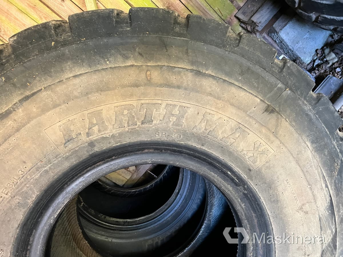 Entreprenaddäck BKT Earthmax 23,5R25 4 st - Rehv - Ehitusmasinad: pilt 3 Entreprenaddäck BKT Earthmax 23,5R25 4 st - Rehv - Ehitusmasinad: pilt 3