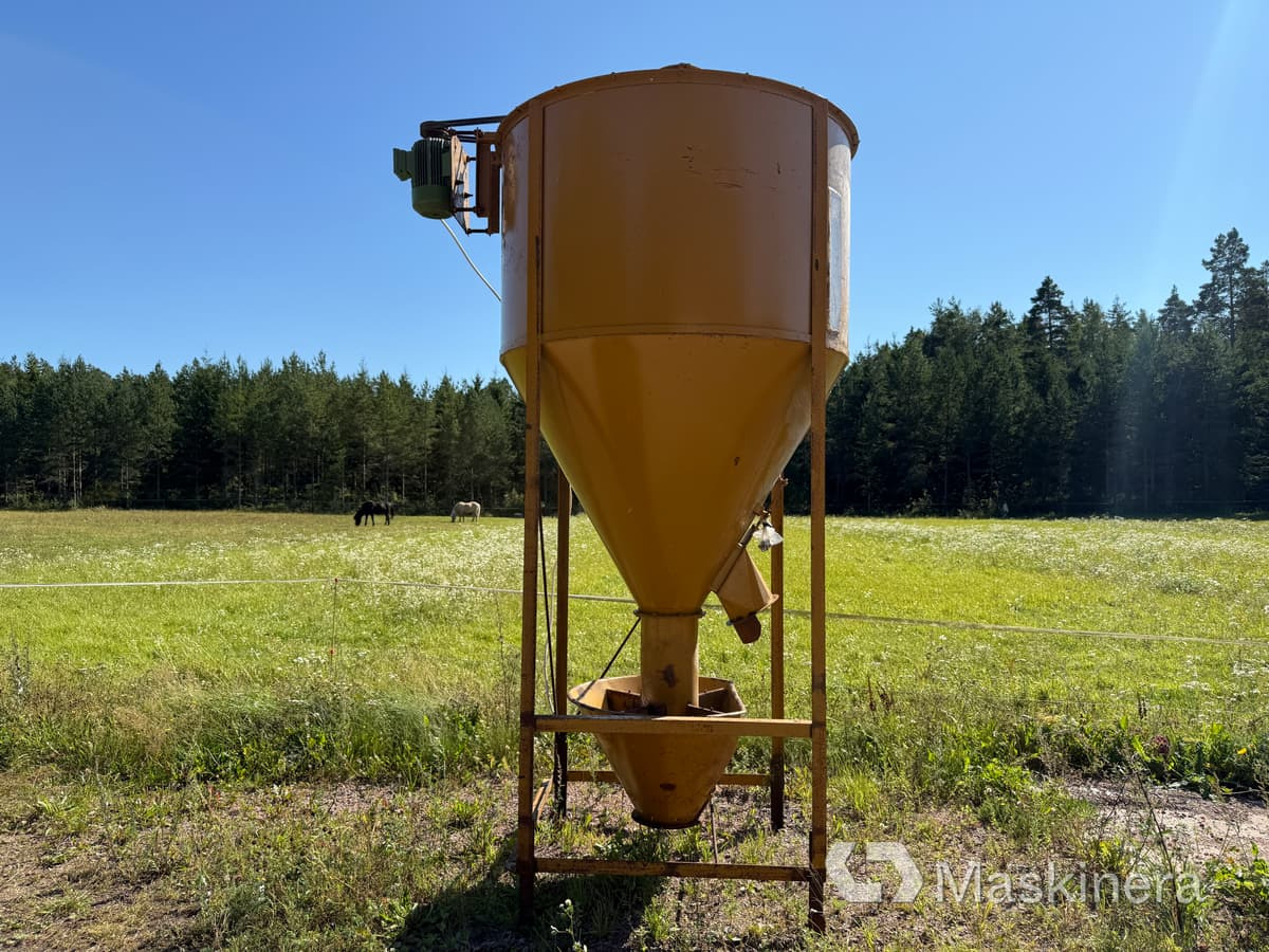 Foderblandare Skiold A2 - Loomakasvatusseadmed: pilt 2 Foderblandare Skiold A2 - Loomakasvatusseadmed: pilt 2
